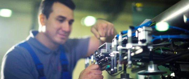 Elektroniker (m/w/d) (Vollzeit | Krefeld) Elektroniker (m/w/d) (Vollzeit | Krefeld)